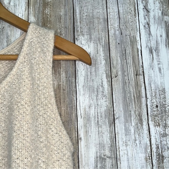 Blu Pepper Cream Fuzzy Crop Tank - Picture 3 of 4